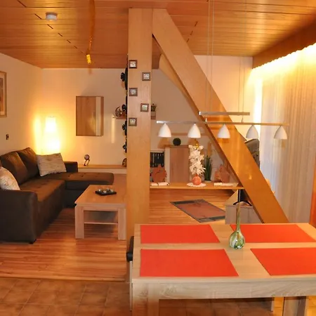 Rentrisch Am Waldrand Apartment Sankt Ingbert Exterior photo